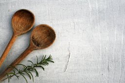 shabby chic holzschild kochlöffel rosmarin menu menü karte shabby chic holzschild kochlöffel rosmarin menu menü karte