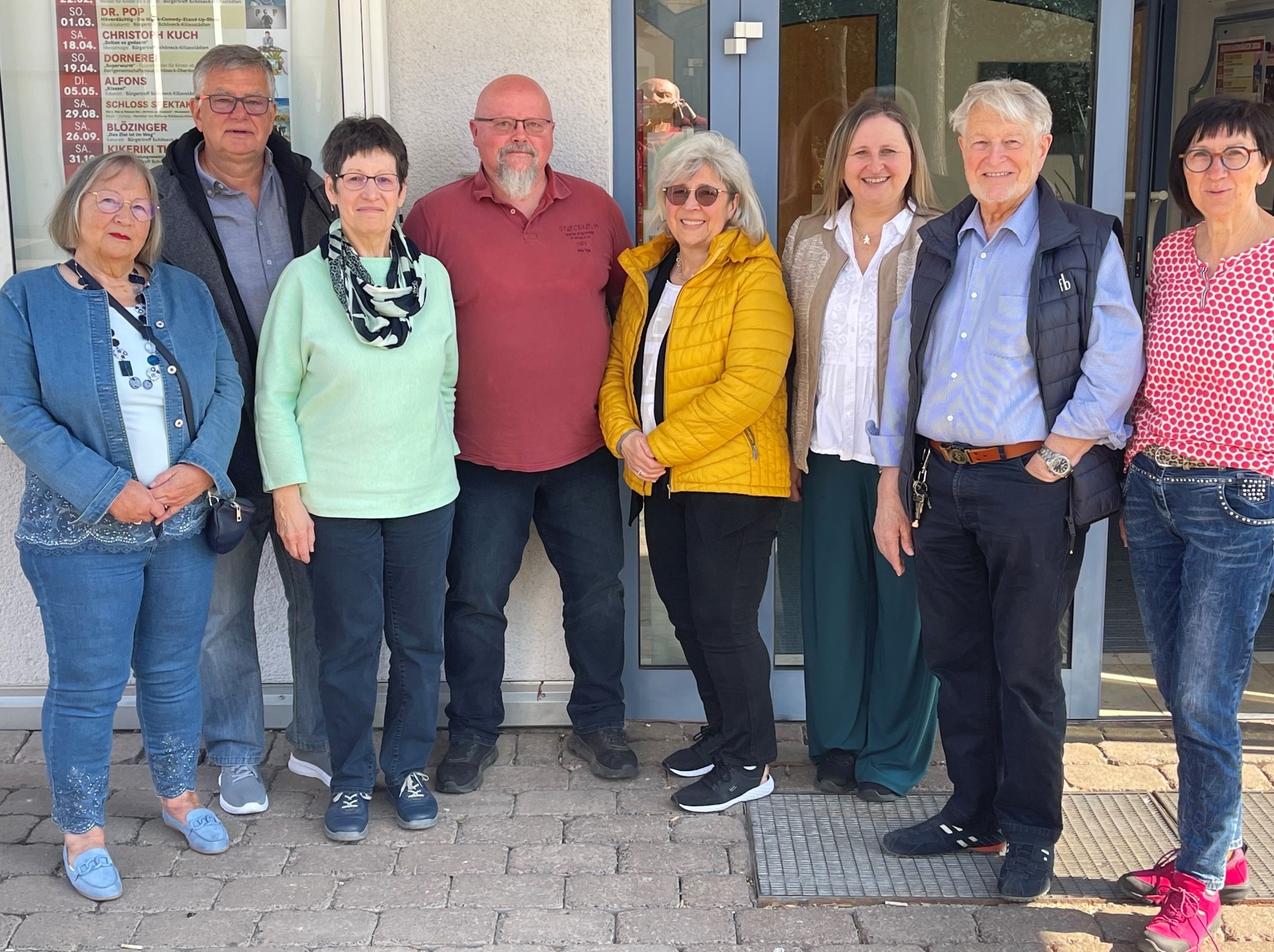 Gruppenfoto der neu gewählten Mitglieder des Seniorenbeirats der Gemeinde Schöneck, aufgenommen nach der Wahl.