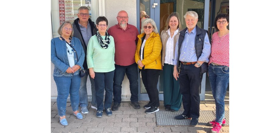 Gruppenfoto der neu gewählten Mitglieder des Seniorenbeirats der Gemeinde Schöneck, aufgenommen nach der Wahl.